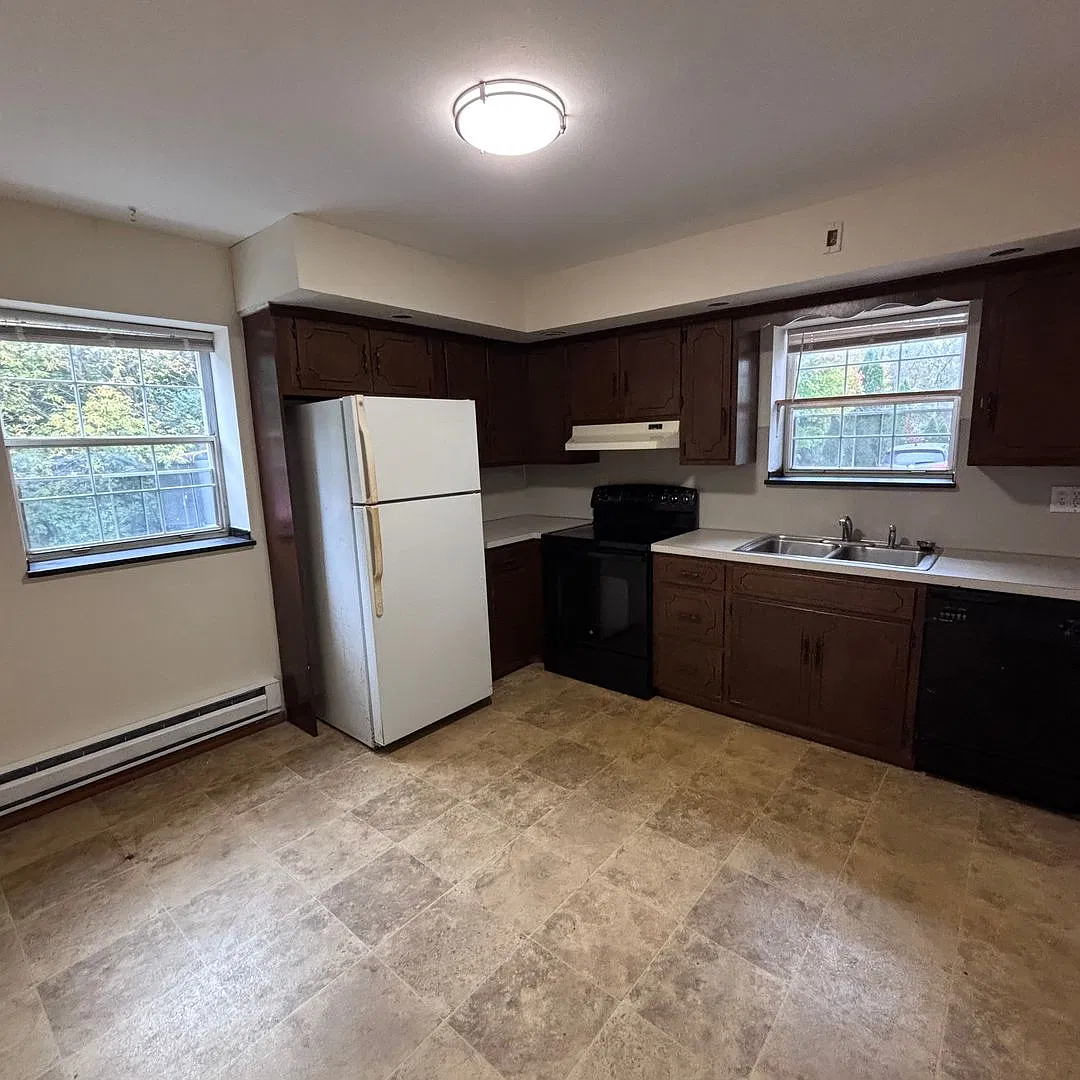 Willow Park Apartments — Photo 2
