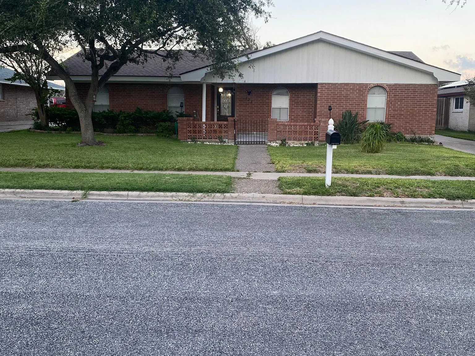 5 bed, 2268 sqft, $3,000 — Photo 1