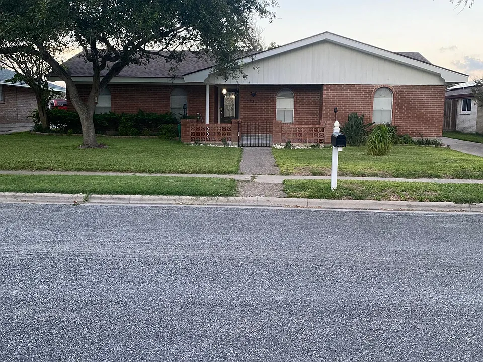 127 Chiltipin Dr