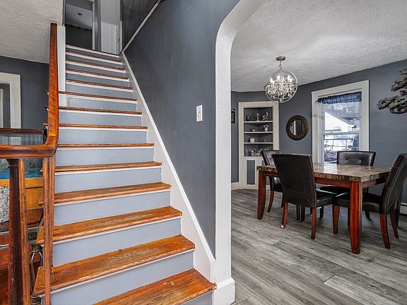4th image of 144 Blossom St