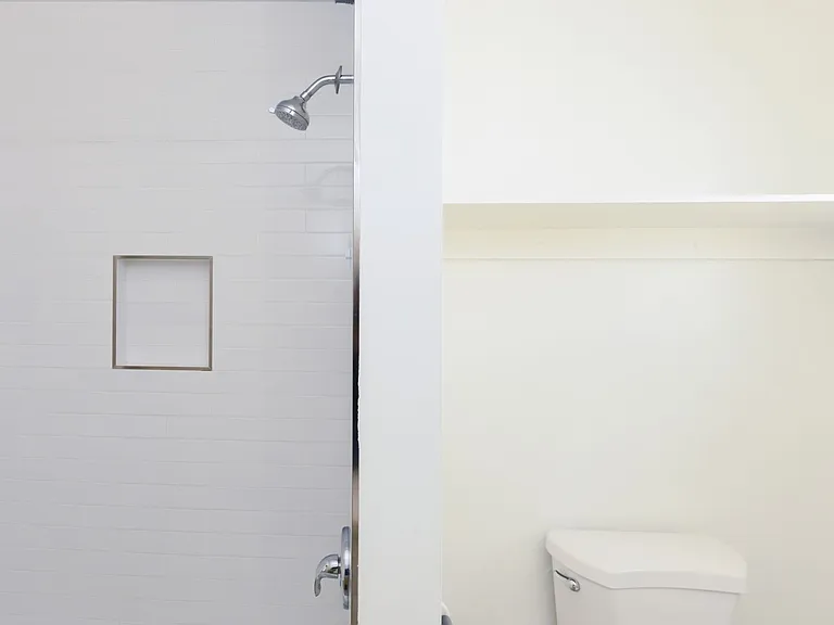 Berendo Street Apartments — Photo 11