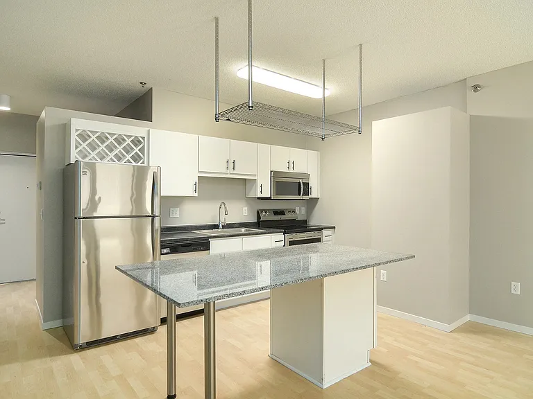 Eitel Apartments — Photo 17