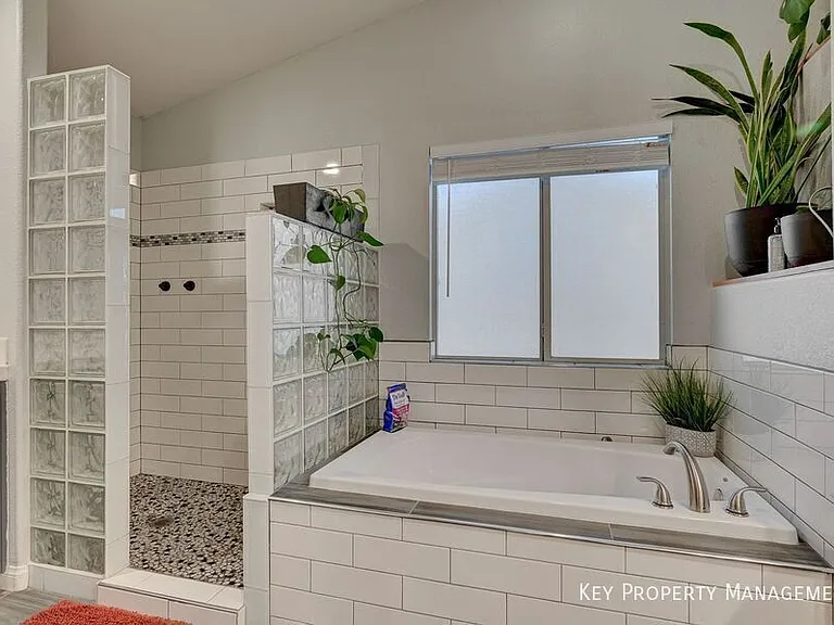 3941 Equinox Ct — Photo 10