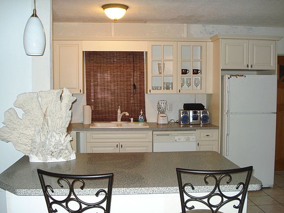 2nd image of 5322 Avila Ave