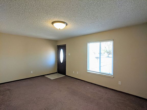 5th image of 101 Chanticleer Pl APT B