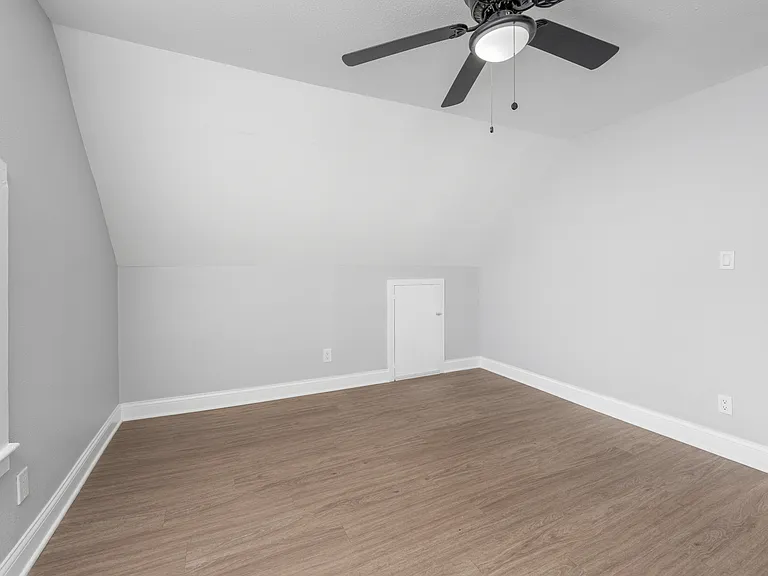 221 N Elizabeth St #3 — Photo 2