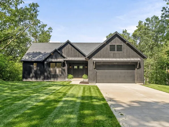 3126 Red Oak Dr, Saugatuck, MI 49453