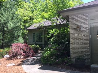 18710 Mohican Dr, Spring Lake, MI 49456