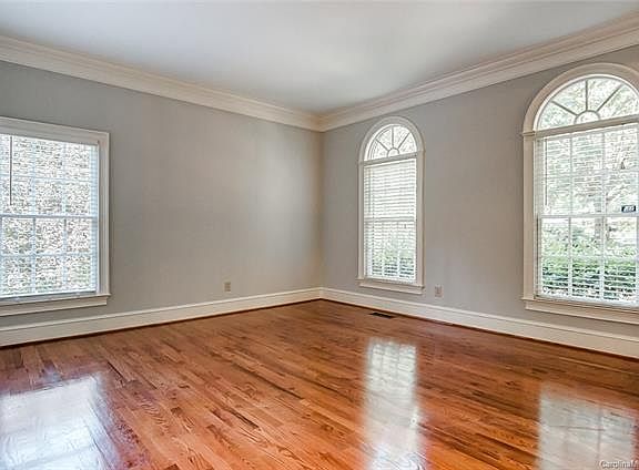 5th image of 3644 Whitehill Dr