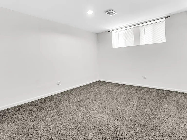 1524 N Western Ave — Photo 15