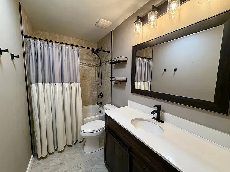 729 W North Ln — Photo 13