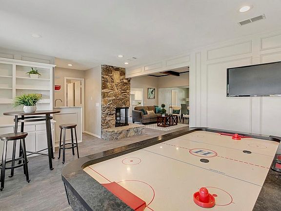5th image of 2317 Tamarisk Ln
