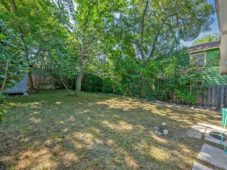 1703 Wethersfield Rd — Photo 19