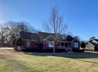 1141 Country Club Dr, Union Point, GA 30669