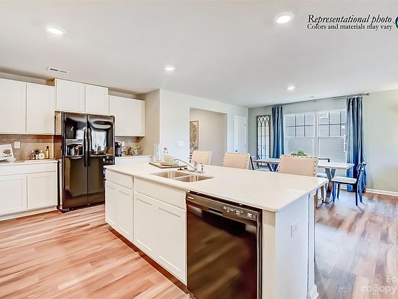 4th image of 2281 Trollinger Dr #190