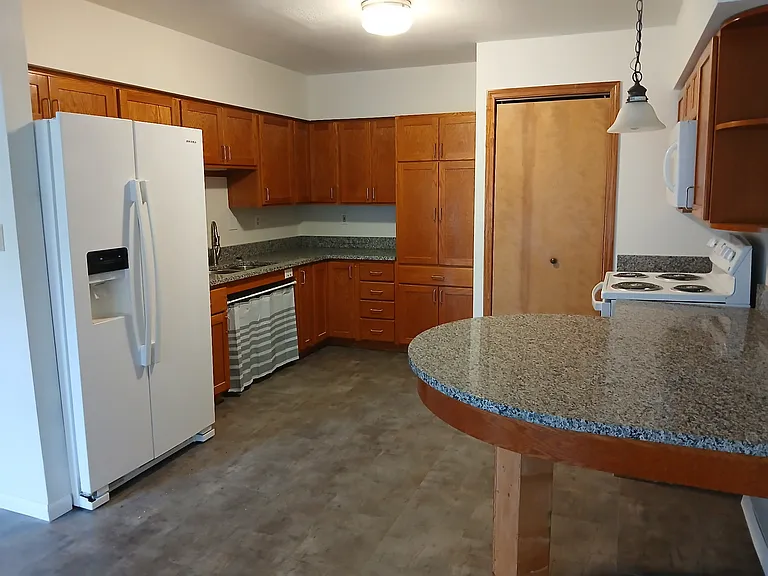 209 9th St #16 — Photo 2