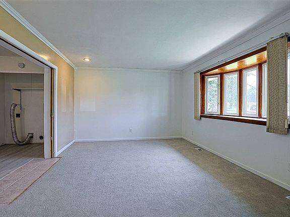 4th image of 4505 College View Dr