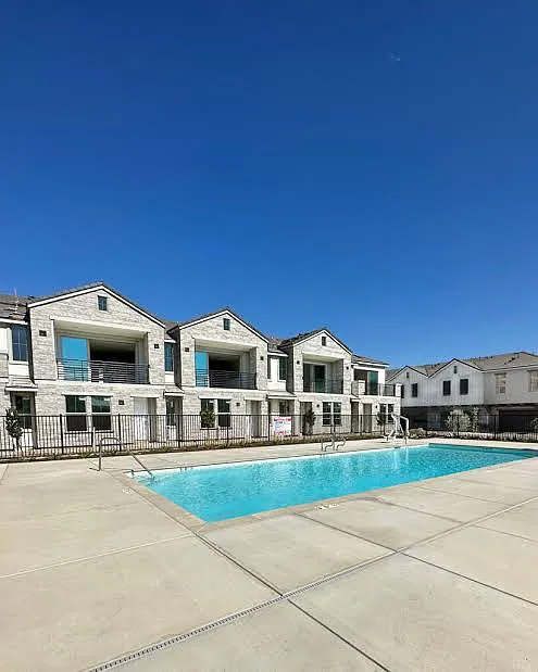 Building Photo - W Mahogany Ln