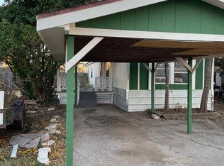 102 Mendy Ln, Tye, TX 79563