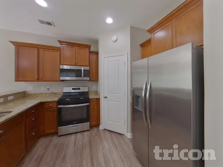 437 Eastfair Dr — Photo 6