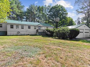 173 Stage Rd, Nottingham, NH 03290