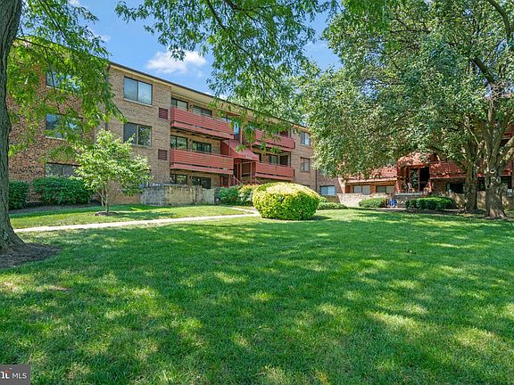 4th image of 6435 Richmond Hwy APT 201