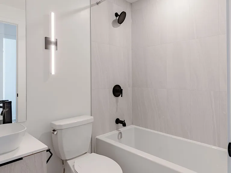 1185 Dupont St #908 — Photo 11