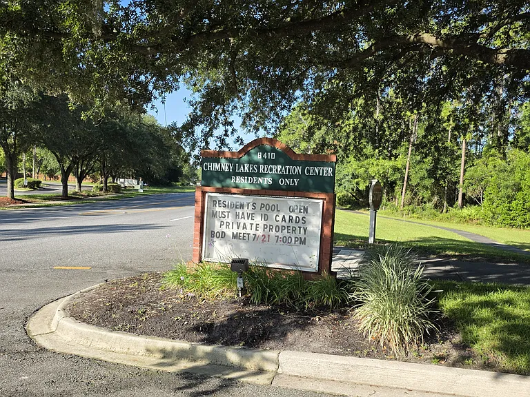 Chimney Lake Homeowners Association: amenities- walkable from the property- fees paid for by landlord