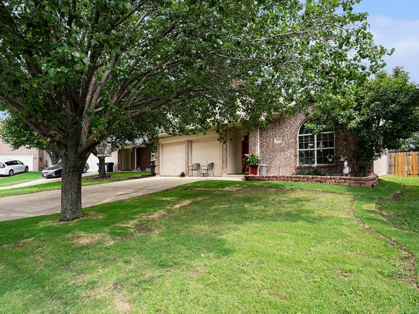 10216 Scurry Ct, Fort Worth, TX 76108