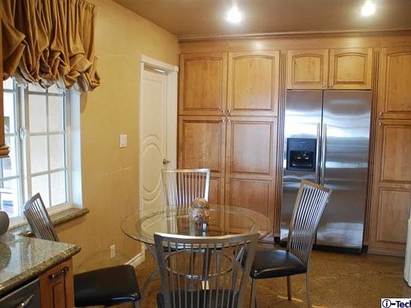 3rd image of 1414 Dartmouth Dr