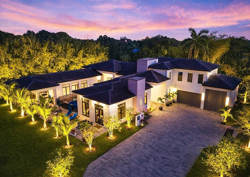 1st image of 13500 Stirling Road