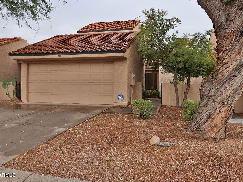 1st image of 324 E Lilac Dr