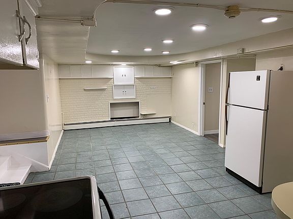 5th image of 900 Broadway APT 4