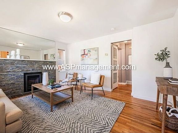 2nd image of 1368 E Browning Ave