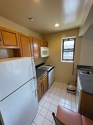 5th image of 37-21 32nd St #63