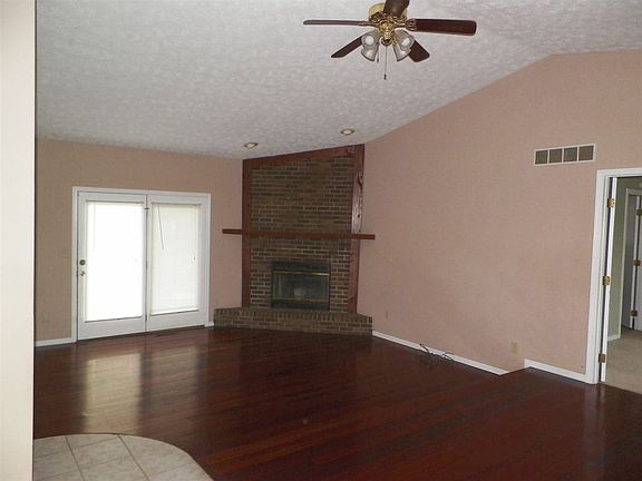 2nd image of 530 Cynthiana St