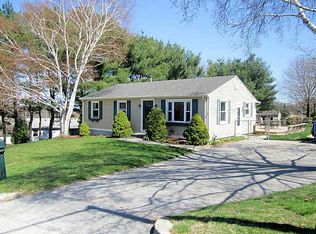 54 Tanglewood Dr, West Warwick, RI 02893