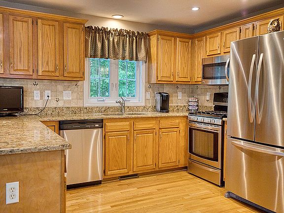 3rd image of 23 Heather Dr Unit 23