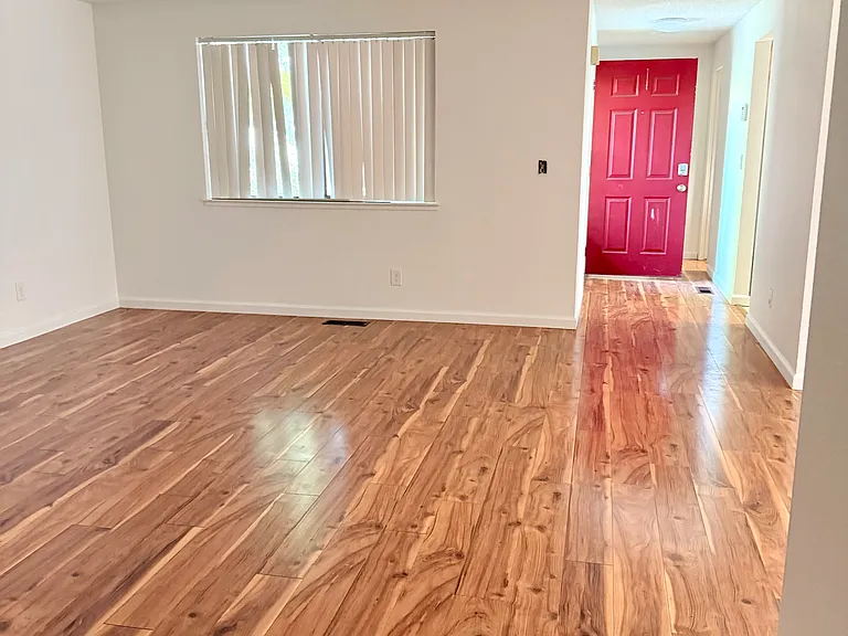 525 E Gault Way — Photo 7
