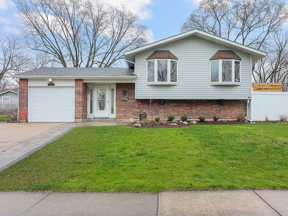 1st image of 8019 Leawood Ln