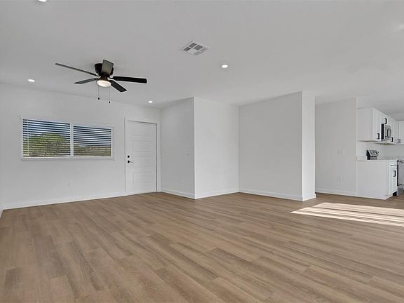 4th image of 6121 MYRTLEWOOD ROAD