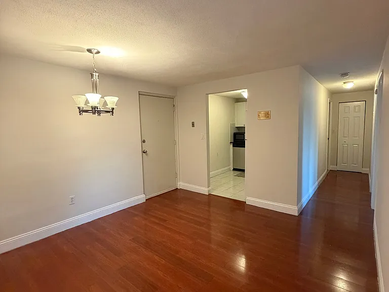 215 Winter St — Photo 2