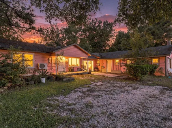 2324 Courtland St, Orange, TX 77630