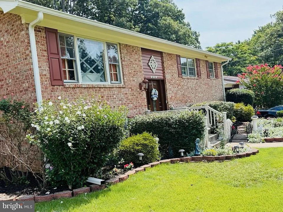 1st image of 6809 Glenwood Ct