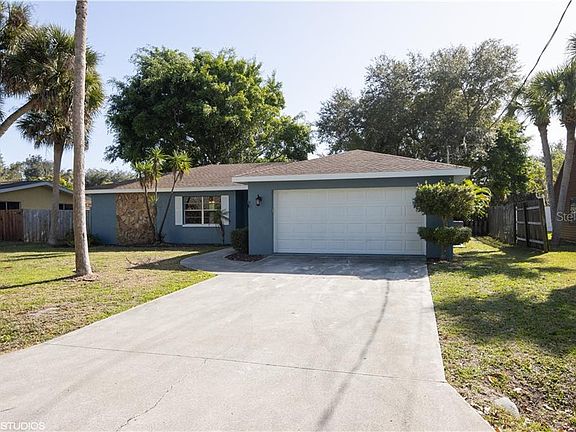 2nd image of 206 Lake Shore Dr