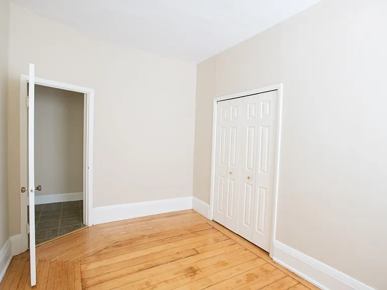 2216 E Ivanhoe Apartments — Photo 51