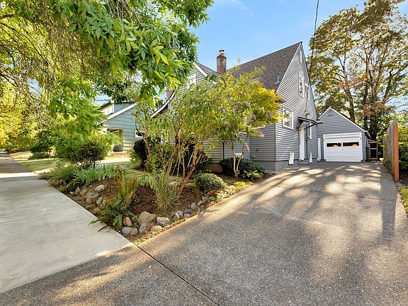 2nd image of 3913 NE 64th Ave