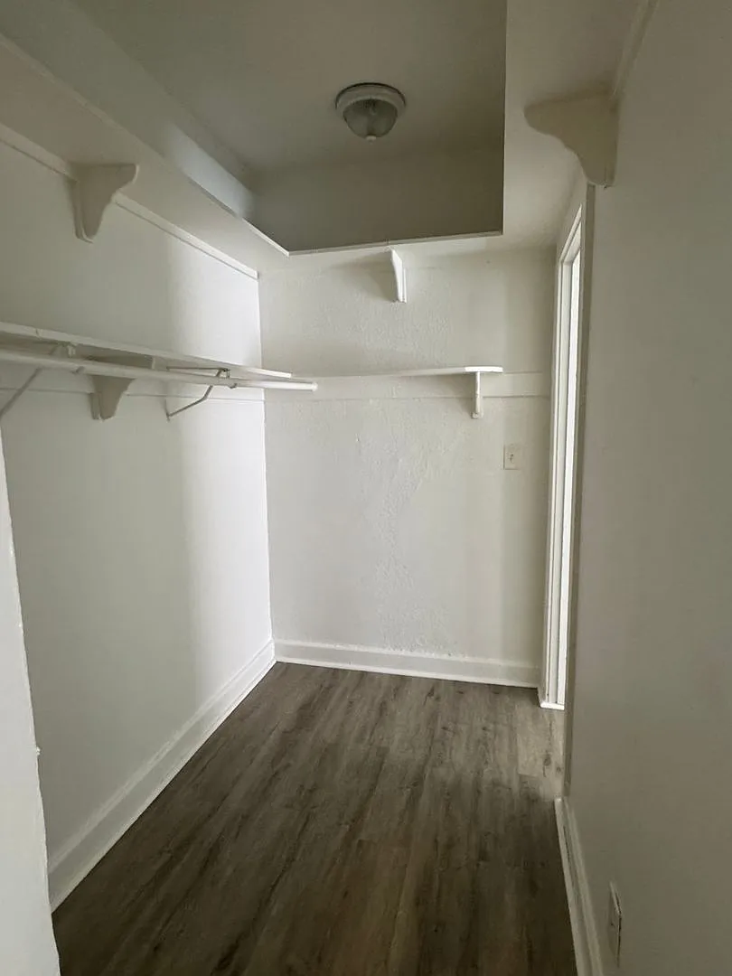 Studio, 1.0 bath, 550 sqft, $1,095 — Photo 2
