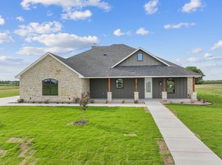 107 Private Road 711, Lott, TX 76656