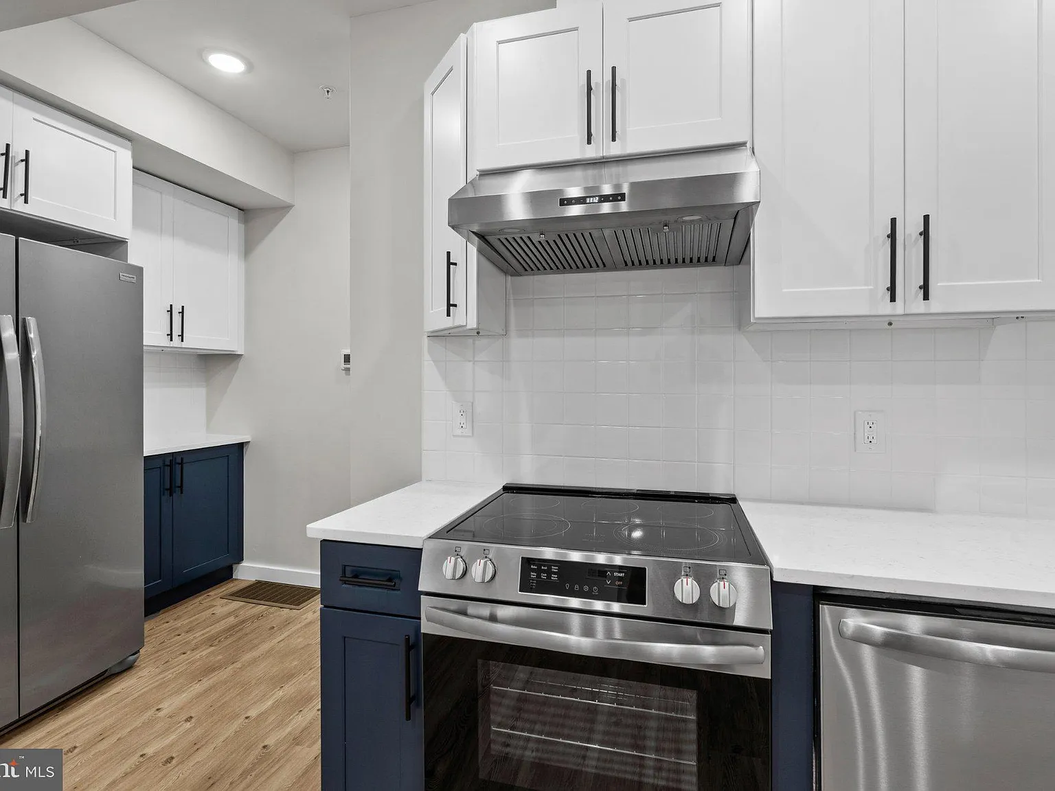 2 bed, 1.0 bath, 710 sqft, $1,800 — Photo 1